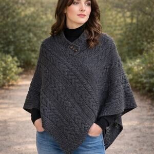 Aran Sweater Market Pure New Wool Cable Poncho Button Detail‎‎‎‎‎‎‎ Derby-OS-NWT